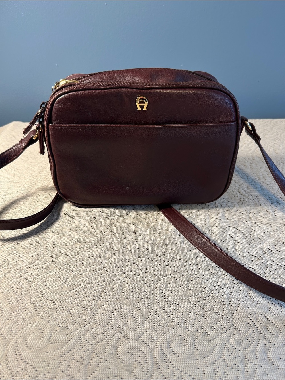Women’s Leather Crossbody Bag - Burgundy